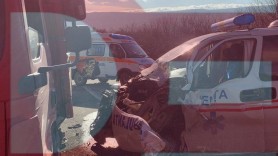 FOTO // Accident GRAV la Călărași. O ambulanță a intrat pe contrasens și s-a izbit într-un TIR